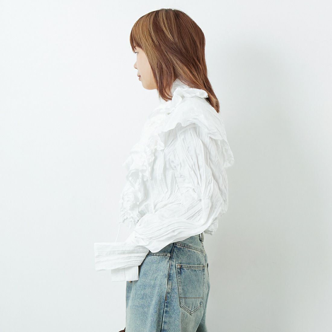 MAISON SPECIAL [メゾンスペシャル] 2WAYラッフルフリルブラウス [21252315205] WHT &&モデル身長：167cm 着用サイズ：F&&