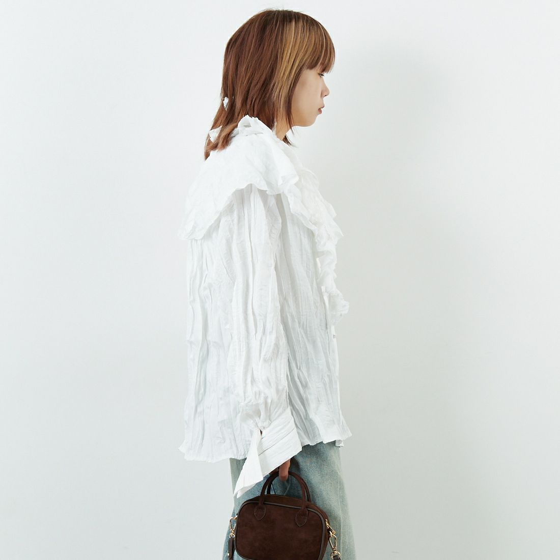 MAISON SPECIAL [メゾンスペシャル] 2WAYラッフルフリルブラウス [21252315205] WHT &&モデル身長：167cm 着用サイズ：F&&