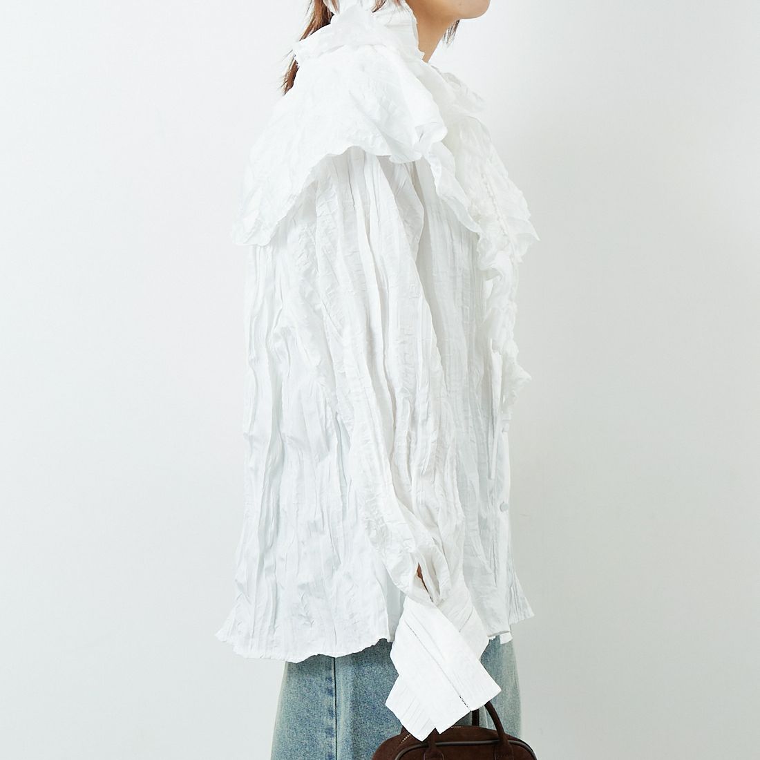 MAISON SPECIAL [メゾンスペシャル] 2WAYラッフルフリルブラウス [21252315205] WHT &&モデル身長：167cm 着用サイズ：F&&