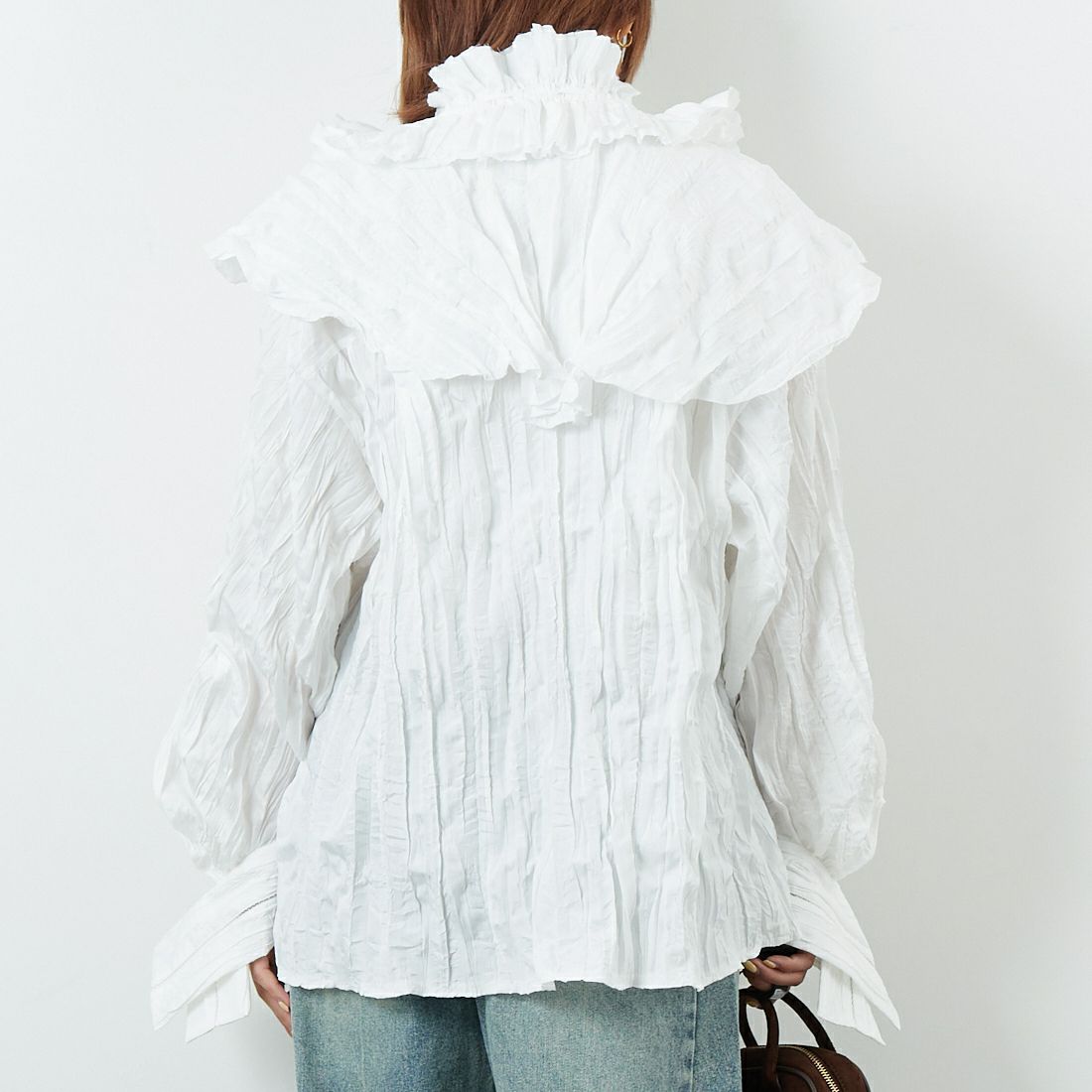MAISON SPECIAL [メゾンスペシャル] 2WAYラッフルフリルブラウス [21252315205] WHT &&モデル身長：167cm 着用サイズ：F&&