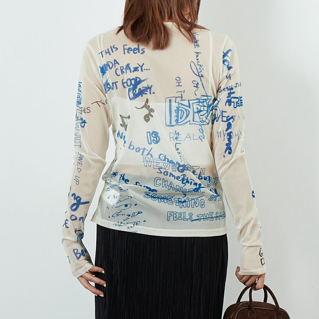 MAISON SPECIAL [メゾンスペシャル] ハンドライティングメッシュトップス [21252415311] WHT &&モデル身長：167cm 着用サイズ：F&&