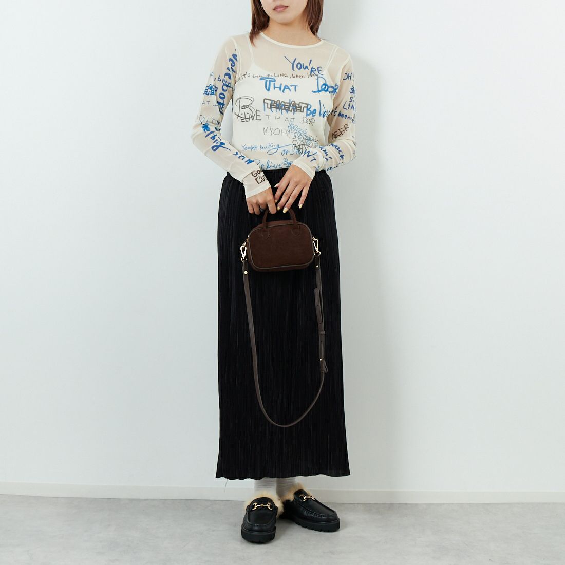 MAISON SPECIAL [メゾンスペシャル] ハンドライティングメッシュトップス [21252415311] WHT &&モデル身長：167cm 着用サイズ：F&&