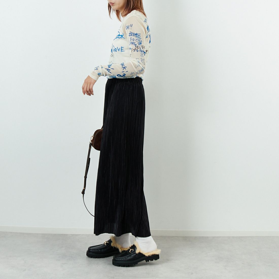 MAISON SPECIAL [メゾンスペシャル] ハンドライティングメッシュトップス [21252415311] WHT &&モデル身長：167cm 着用サイズ：F&&