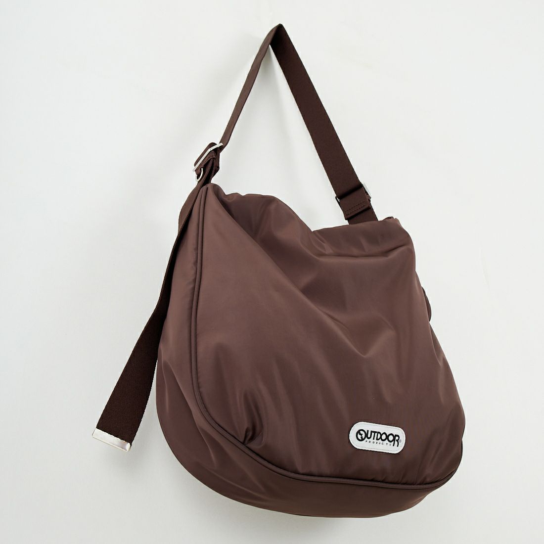 OUTDOOR PRODUCTS [アウトドアプロダクツ] チャームセットワンショルダーバッグ [BR-OUT-25AW04] BROWN