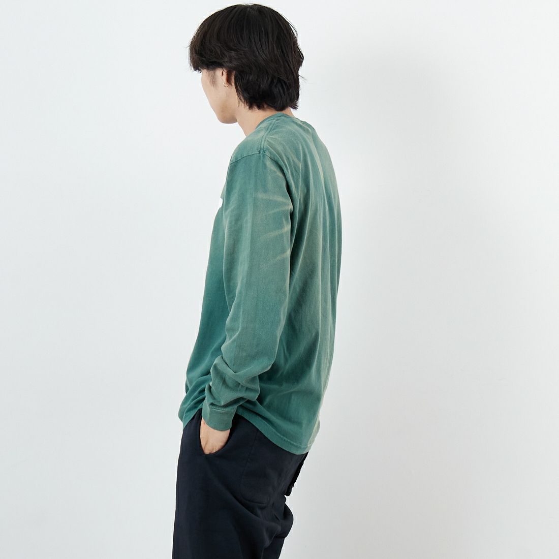 BOW WOW [バウワウ] ARMY エイジドロングスリーブTシャツ [BW252-AL] AGED GREEN &&モデル身長：179cm 着用サイズ：L&&