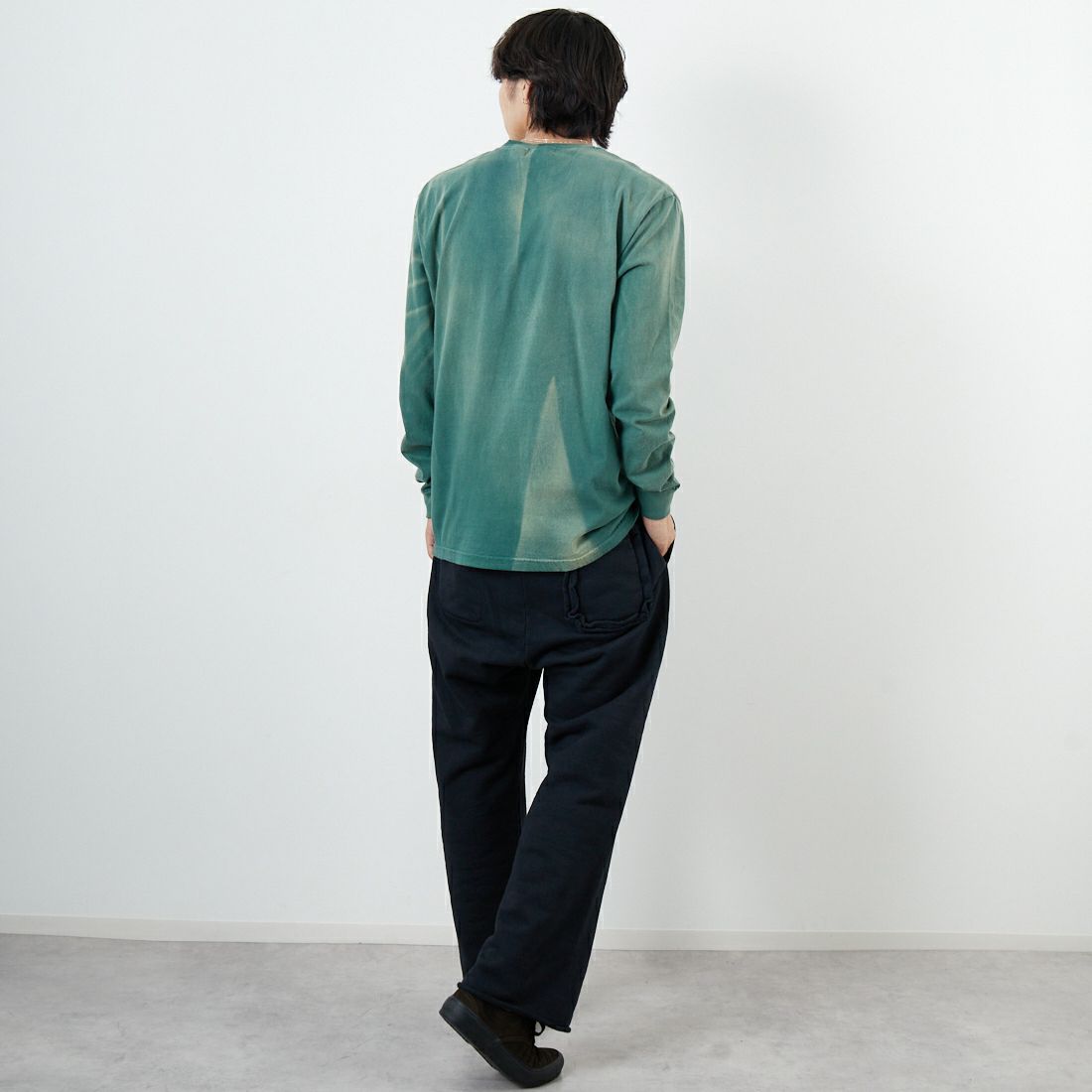 BOW WOW [バウワウ] ARMY エイジドロングスリーブTシャツ [BW252-AL] AGED GREEN &&モデル身長：179cm 着用サイズ：L&&