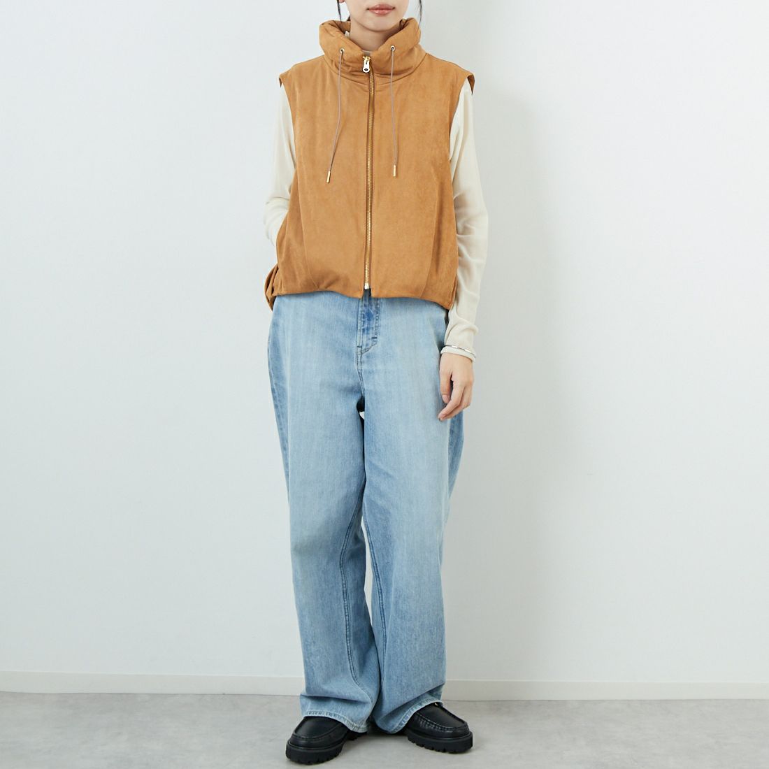 Margaux vintage [マルゴーヴィンテージ] スエードベスト [MG-JK-25110-A] CAMEL &&モデル身長：162cm 着用サイズ：F&&