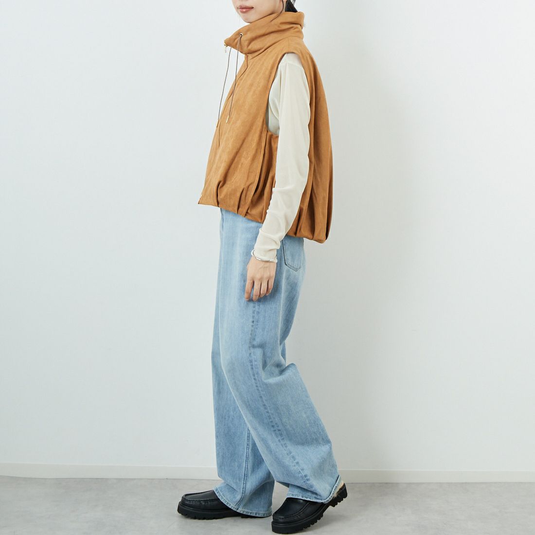 Margaux vintage [マルゴーヴィンテージ] スエードベスト [MG-JK-25110-A] CAMEL &&モデル身長：162cm 着用サイズ：F&&