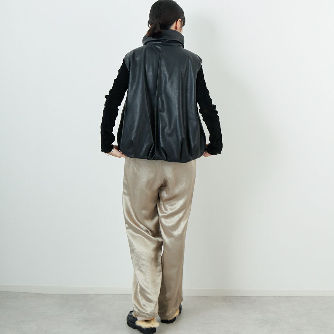 Margaux vintage [マルゴーヴィンテージ] レザーベスト [MG-JK-25077-A] BLACK &&モデル身長：162cm 着用サイズ：F&&
