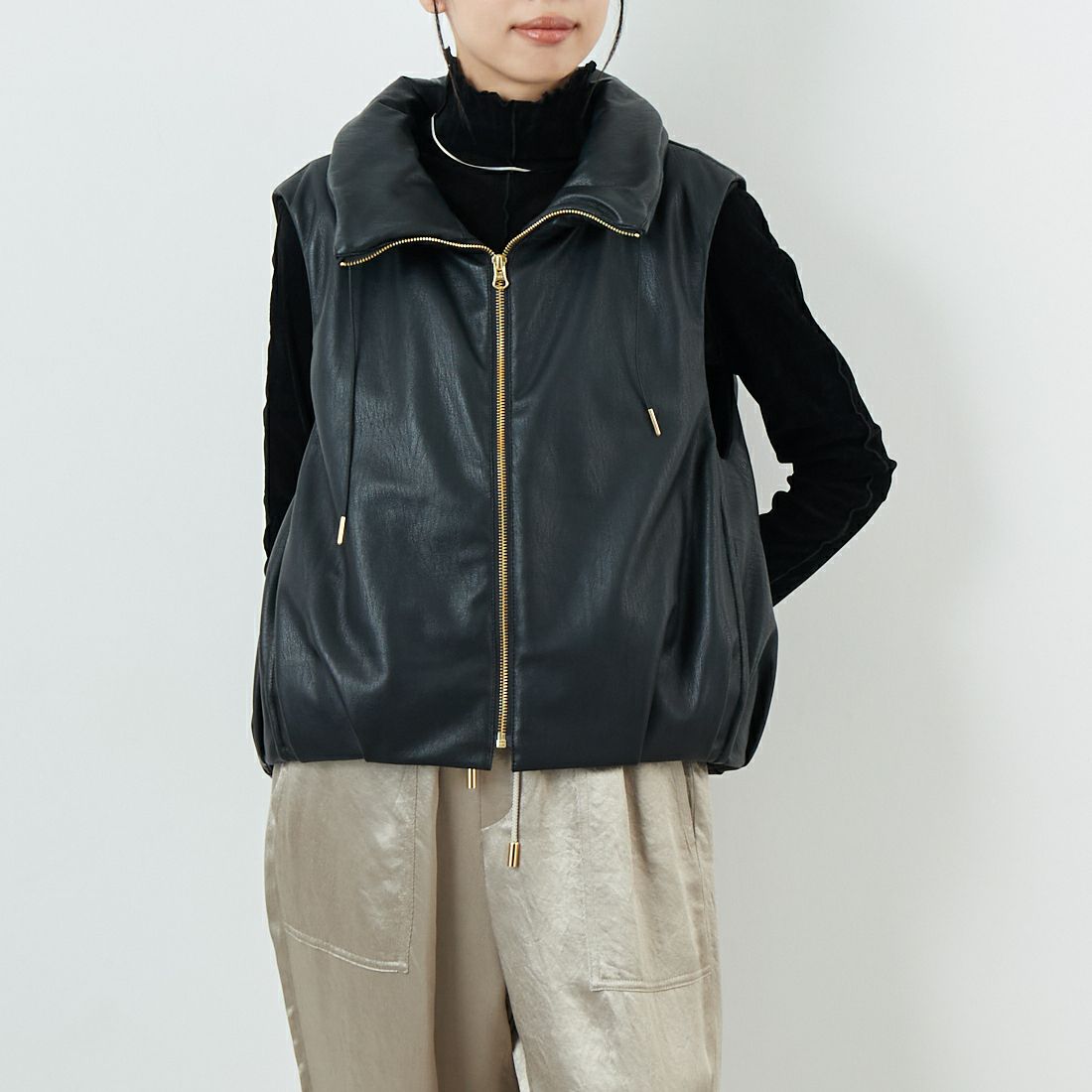 Margaux vintage [マルゴーヴィンテージ] レザーベスト [MG-JK-25077-A] BLACK &&モデル身長：162cm 着用サイズ：F&&