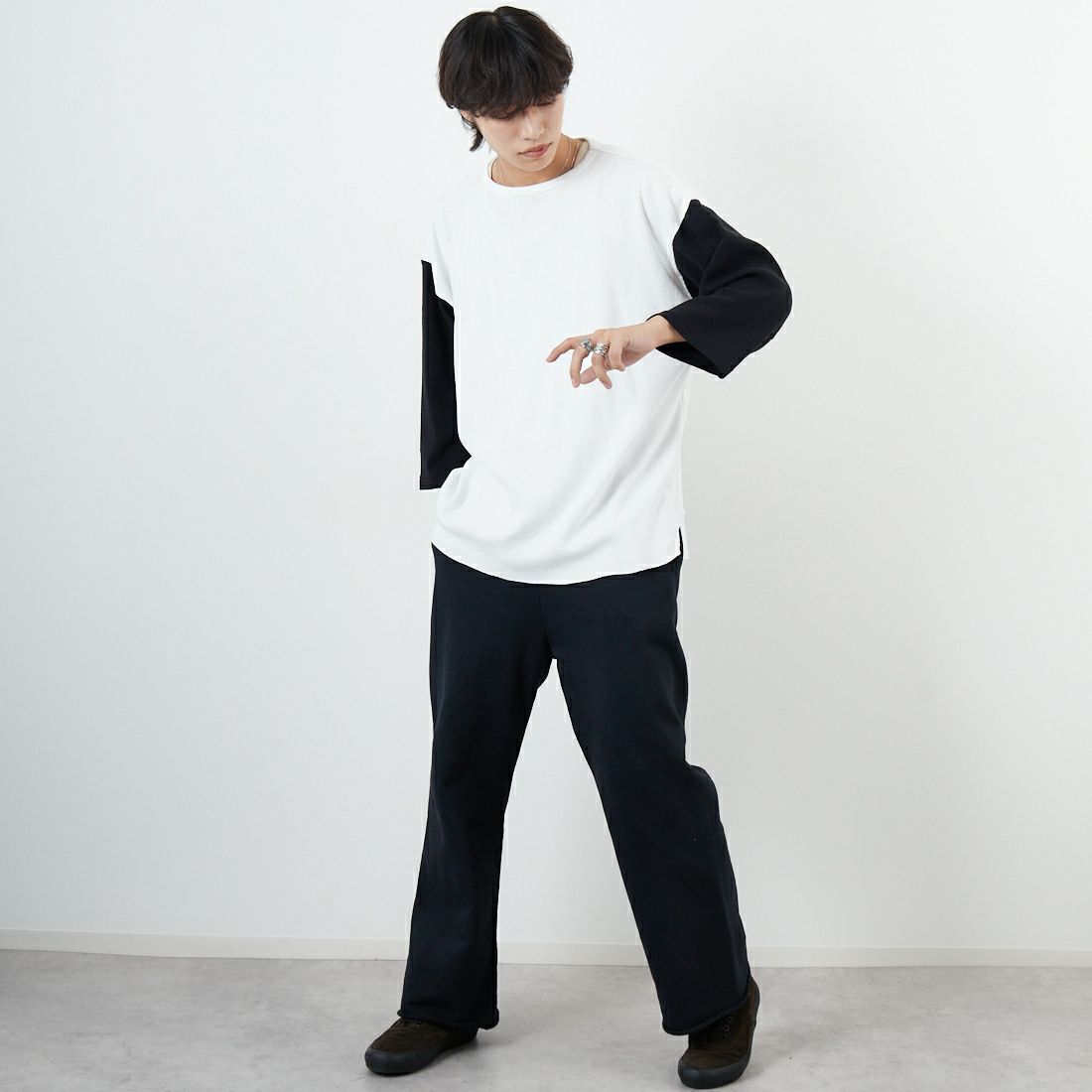 BOW WOW [バウワウ] ベースボールTシャツ [BW-BT] BLACK/WHIT &&モデル身長：179cm 着用サイズ：L&&