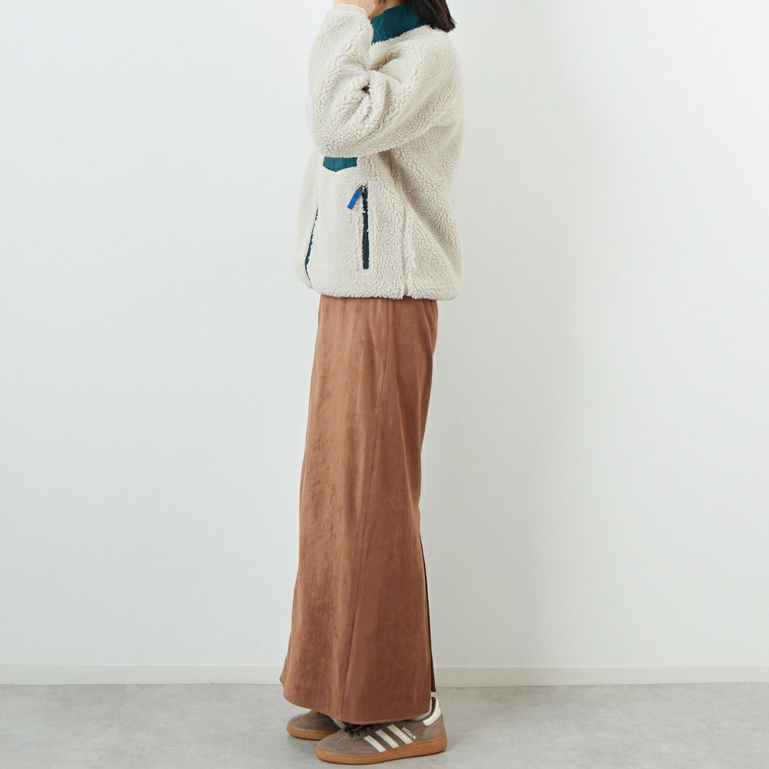 MICA&DEAL [マイカアンドディール] フェイクスエードタイトスカート [0125302238] CAMEL &&モデル身長：162cm 着用サイズ：36&&