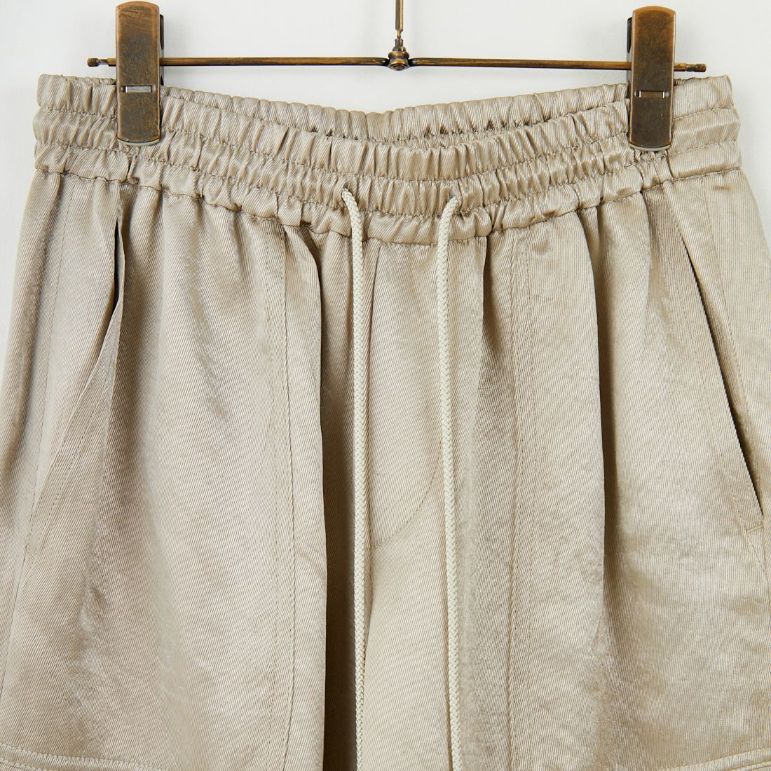 MICA&DEAL [マイカアンドディール] クラッシュサテンパラシュートパンツ [0125303240] BEIGE