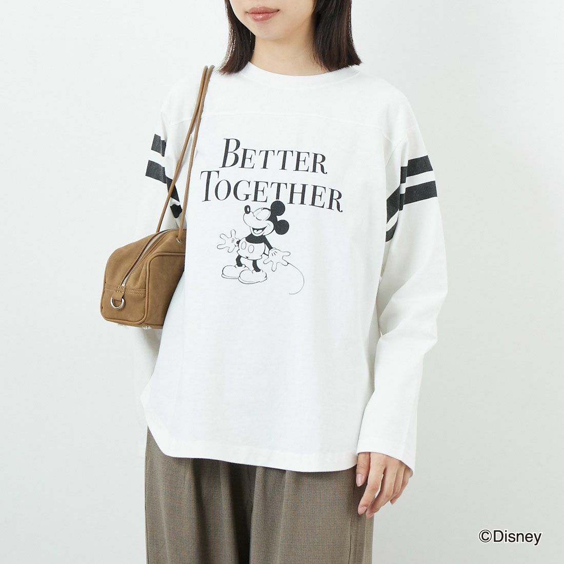 +81 BRANCA [ハチイチブランカ] MICKEY MOUSE/フットボールTシャツ [81B-25AW-CS07] OFF WHITE &&モデル身長：162cm 着用サイズ：F&&