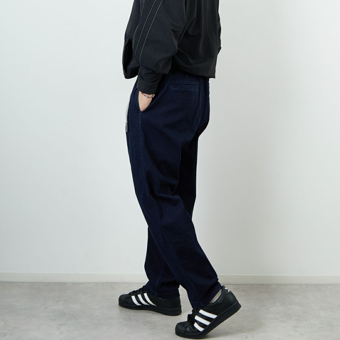 GRAMiCCi [グラミチ] 別注 ストレッチデニム エブリデイパンツ [GUP5-F1023-JF] ONE WASH &&モデル身長：179cm 着用サイズ：L&&