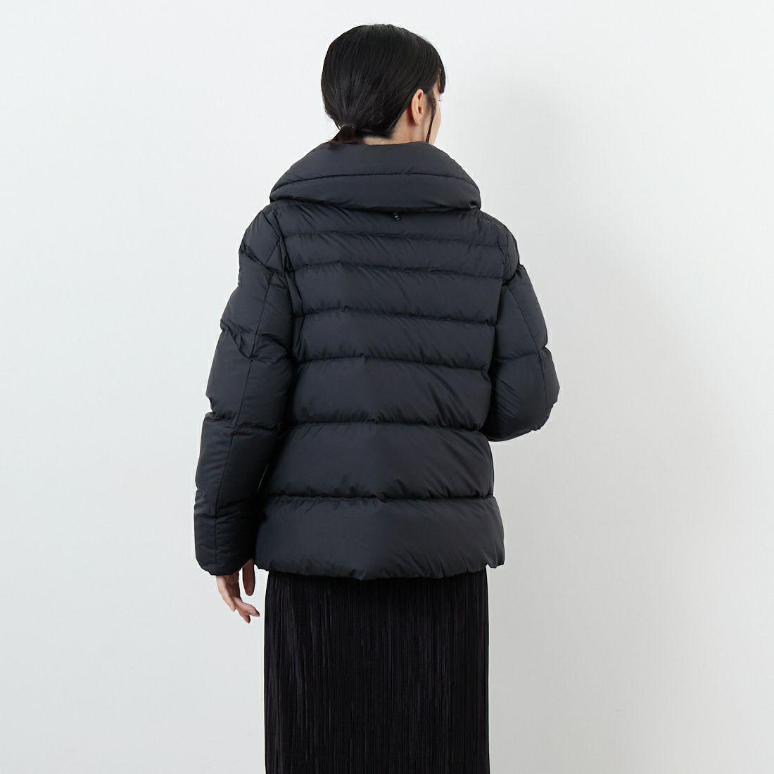 CAPE HORN [ケープホーン] CONARIPE  ダウンジャケット [B2564] 500 BLACK &&モデル身長：162cm 着用サイズ：40&&