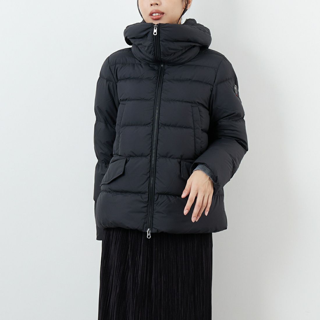 CAPE HORN [ケープホーン] CONARIPE  ダウンジャケット [B2564] 500 BLACK &&モデル身長：162cm 着用サイズ：40&&