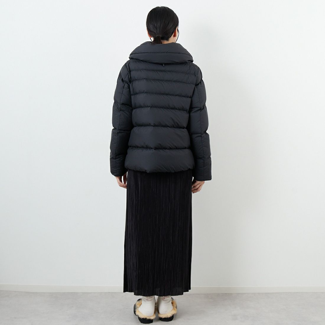 CAPE HORN [ケープホーン] CONARIPE  ダウンジャケット [B2564] 500 BLACK &&モデル身長：162cm 着用サイズ：40&&