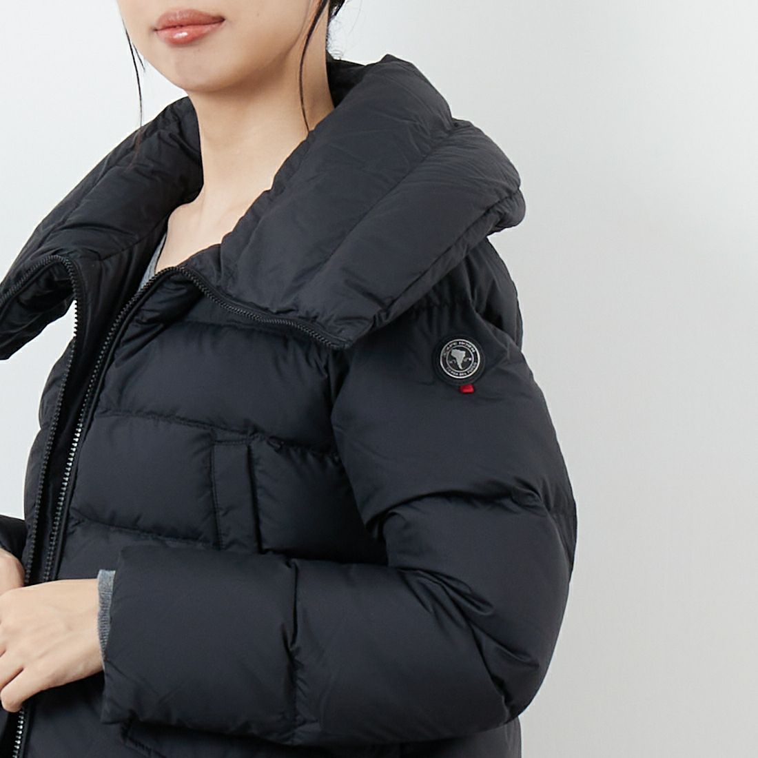 CAPE HORN [ケープホーン] CONARIPE  ダウンジャケット [B2564] 500 BLACK &&モデル身長：162cm 着用サイズ：40&&
