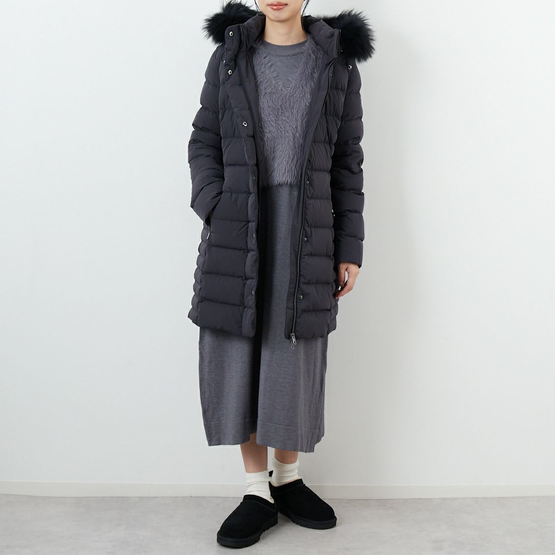 CAPE HORN [ケープホーン] QUINA MURMASKY ダウンジャケット [B2575] 500 BLACK &&モデル身長：162cm 着用サイズ：42&&