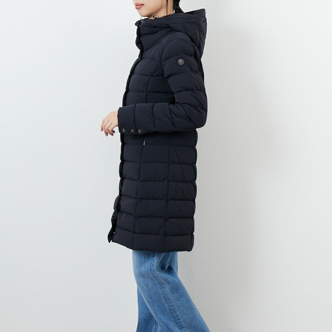 CAPE HORN [ケープホーン] SANTACRUZ ダウンジャケット [B2570] 500 BLACK &&モデル身長：162cm 着用サイズ：42&&