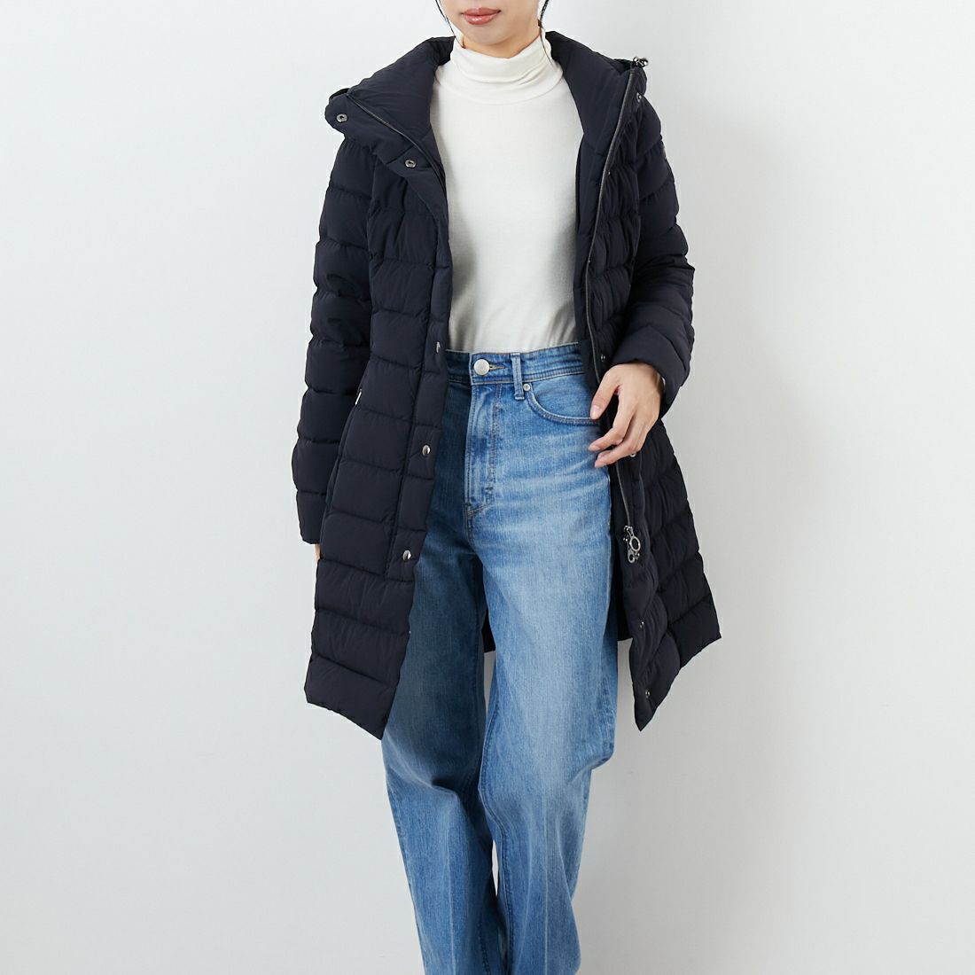 CAPE HORN [ケープホーン] SANTACRUZ ダウンジャケット [B2570] 500 BLACK &&モデル身長：162cm 着用サイズ：42&&