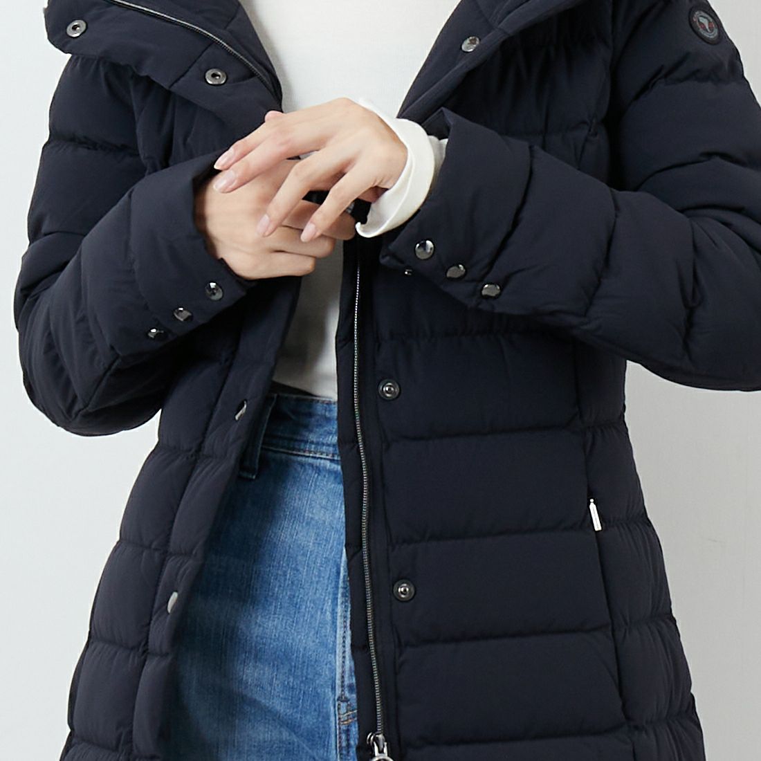 CAPE HORN [ケープホーン] SANTACRUZ ダウンジャケット [B2570] 500 BLACK &&モデル身長：162cm 着用サイズ：42&&