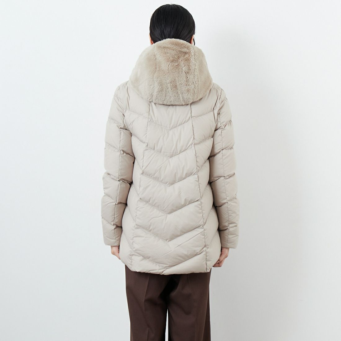 CAPE HORN [ケープホーン] ALVAREZ ダウンジャケット [B2566] 107 SAFARI &&モデル身長：162cm 着用サイズ：40&&