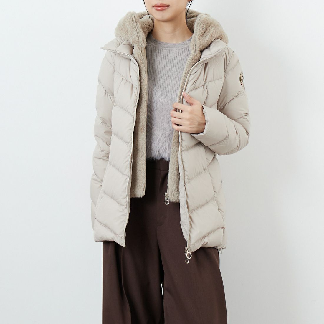 CAPE HORN [ケープホーン] ALVAREZ ダウンジャケット [B2566] 107 SAFARI &&モデル身長：162cm 着用サイズ：40&&