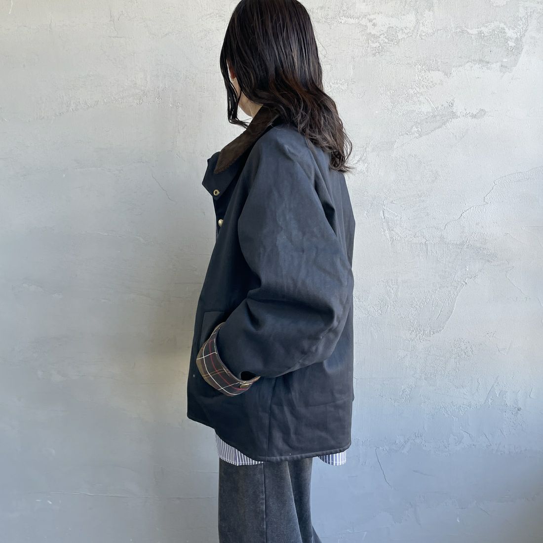 Barbour [バブアー] 別注 中綿入り TRANSPORT コーデュラデニム トランスポートジャケット [MCAS204-JF] BLACK&&モデル身長：160cm 着用サイズ：36&&