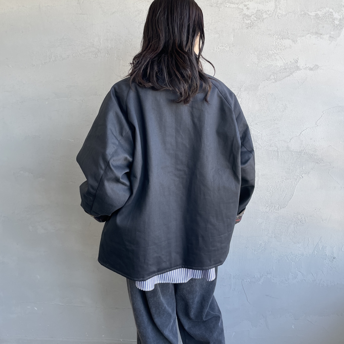 Barbour [バブアー] 別注 中綿入り TRANSPORT コーデュラデニム トランスポートジャケット [MCAS204-JF] BLACK&&モデル身長：160cm 着用サイズ：36&&