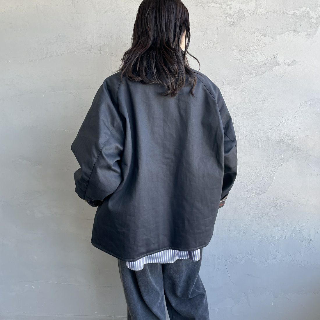 Barbour [バブアー] 別注 中綿入り TRANSPORT コーデュラデニム トランスポートジャケット [MCAS204-JF] BLACK&&モデル身長：160cm 着用サイズ：36&&