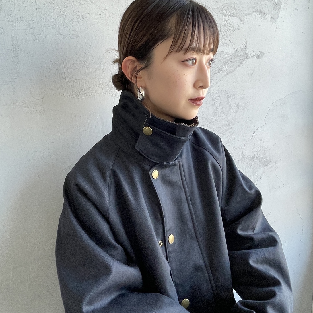 Barbour [バブアー] 別注 中綿入り TRANSPORT コーデュラデニム トランスポートジャケット [MCAS204-JF] BLACK&&モデル身長：150cm 着用サイズ：36&&