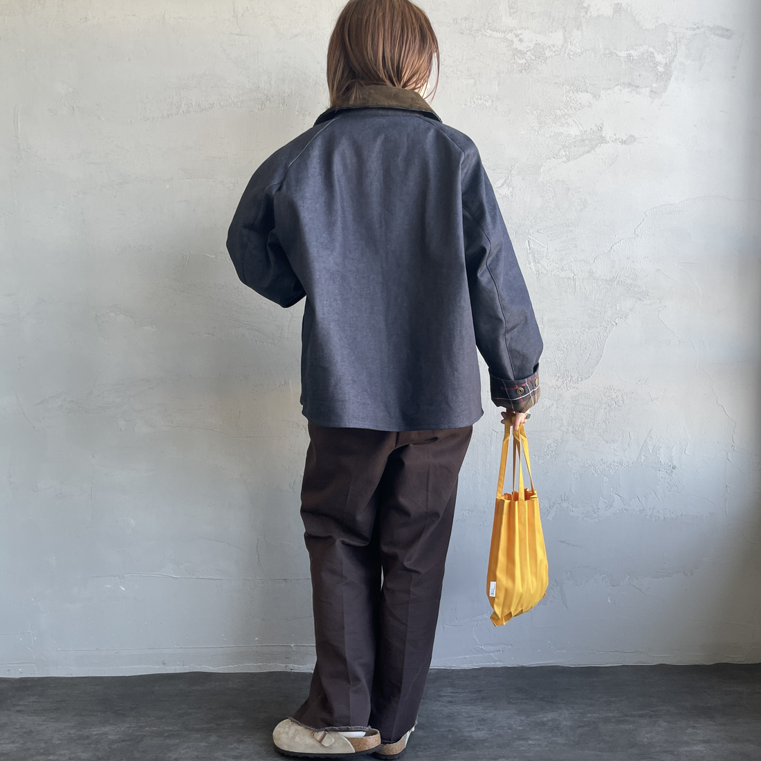 Barbour [バブアー] 別注 中綿入り TRANSPORT コーデュラデニム トランスポートジャケット [MCAS204-JF] BLUE&&モデル身長：158cm 着用サイズ：34&&