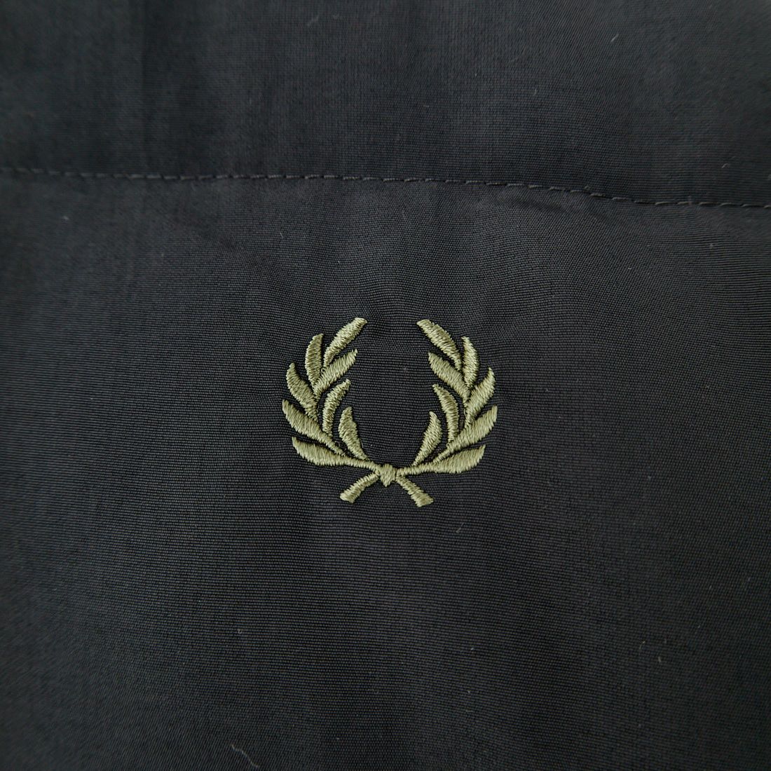 FRED PERRY [フレッドペリー] ラグランスリーブパデッドジャケット [J1309] 102 BLACK