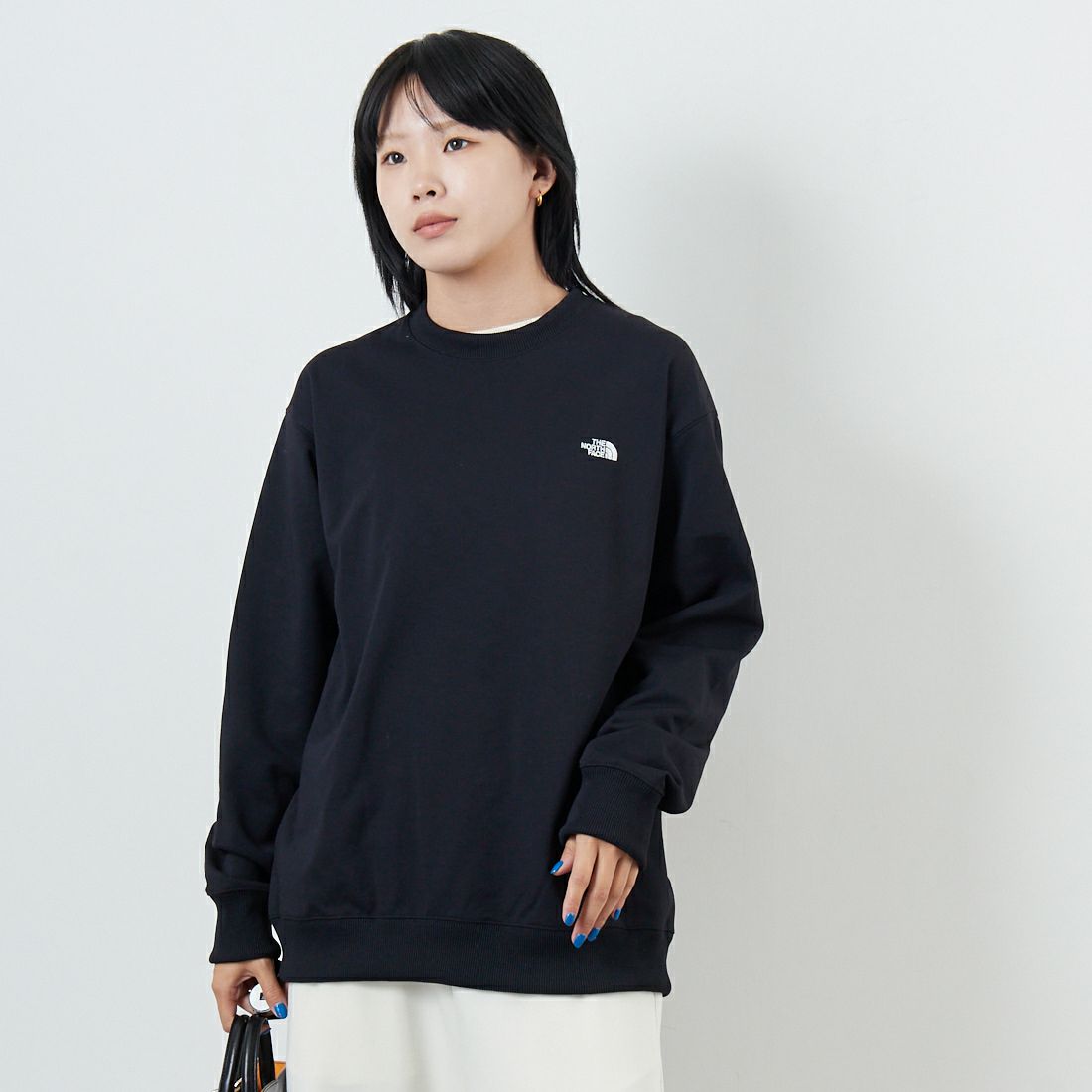 THE NORTH FACE [ザ ノースフェイス] スモールロゴヘザースウェットクルー [NT62532] K &&モデル身長：167cm 着用サイズ：S&&