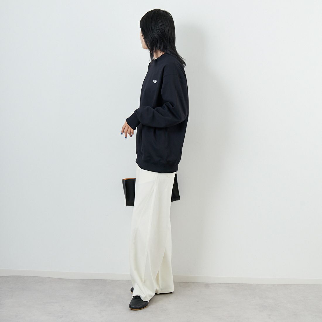 THE NORTH FACE [ザ ノースフェイス] スモールロゴヘザースウェットクルー [NT62532] K &&モデル身長：167cm 着用サイズ：S&&