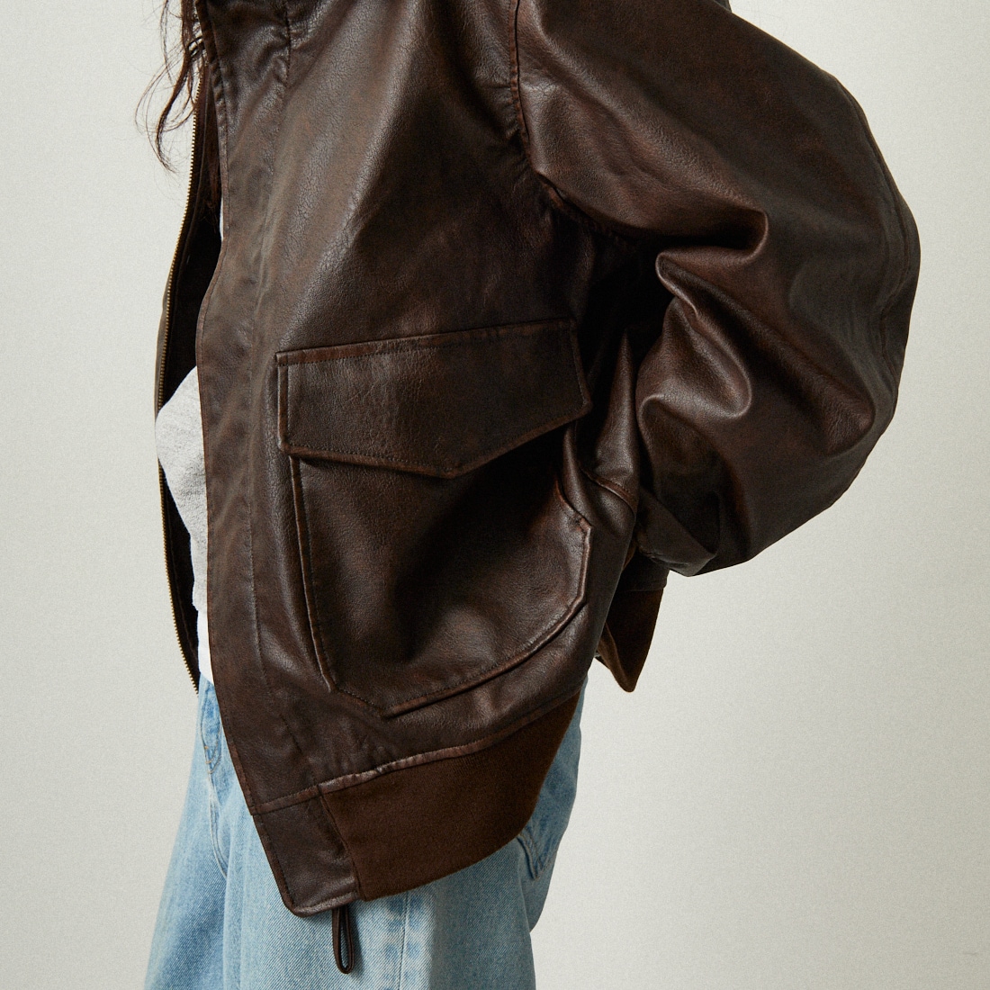 ARMY TWILL SANFORIZED [アーミーツイル サンフォライズド] 別注 ヴィーガンレザー A-2フライトジャケット [AM-2554502-INT-JF] BROWN