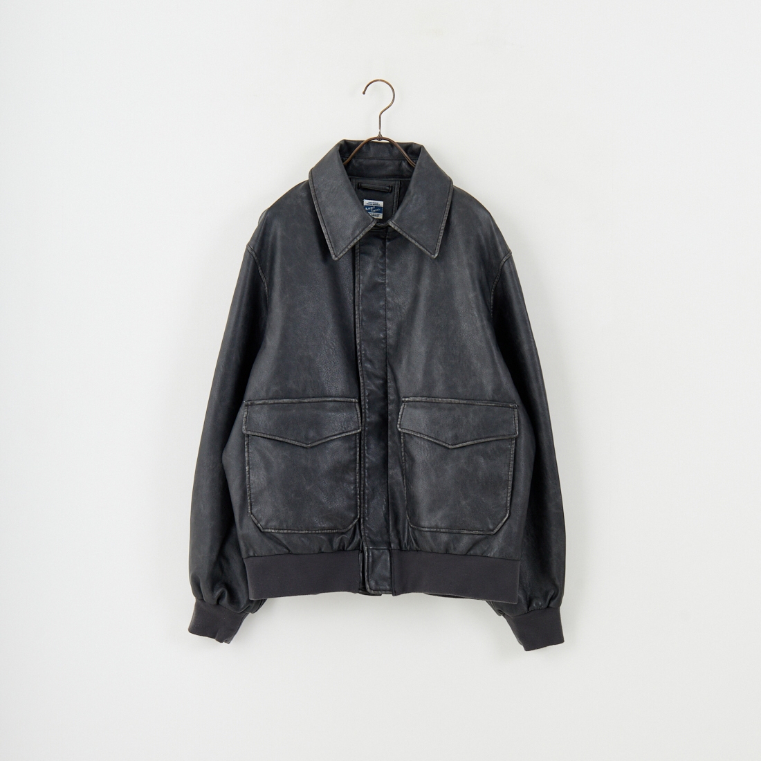 ARMY TWILL SANFORIZED [アーミーツイル サンフォライズド] 別注 ヴィーガンレザー A-2フライトジャケット [AM-2554502-INT-JF] BLACK