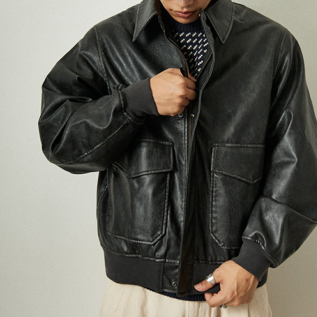 ARMY TWILL SANFORIZED [アーミーツイル サンフォライズド] 別注 ヴィーガンレザー A-2フライトジャケット [AM-2554502-INT-JF] BLACK