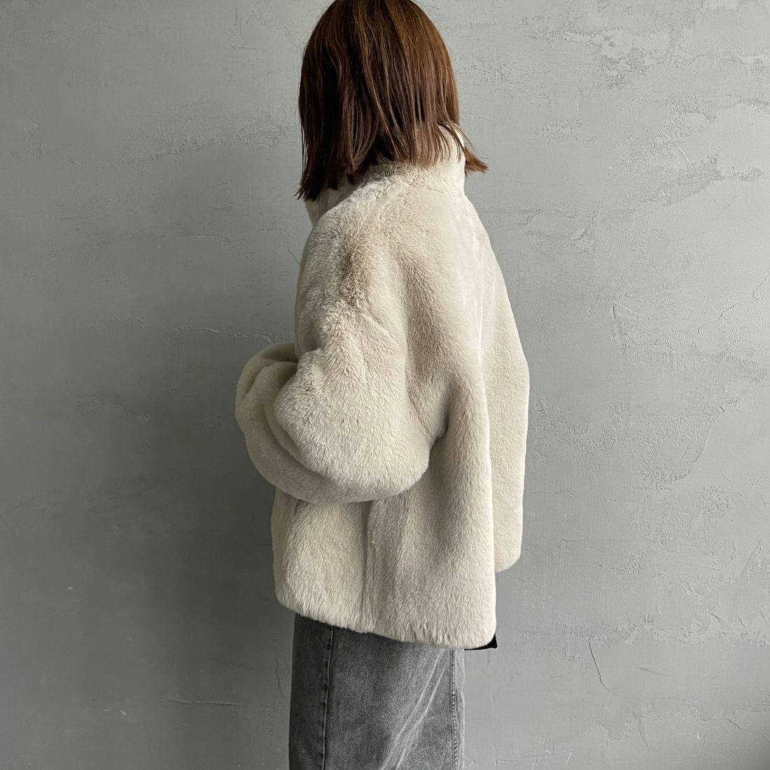 Jeans Factory Clothes [ジーンズファクトリークローズ] エコファーオーバーサイズブルゾン [330023] 153 ﾍﾞｰｼﾞｭ &&モデル身長：158cm 着用サイズ：F&&