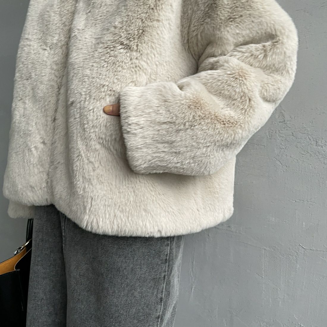 Jeans Factory Clothes [ジーンズファクトリークローズ] エコファーオーバーサイズブルゾン [330023] 153 ﾍﾞｰｼﾞｭ &&モデル身長：158cm 着用サイズ：F&&