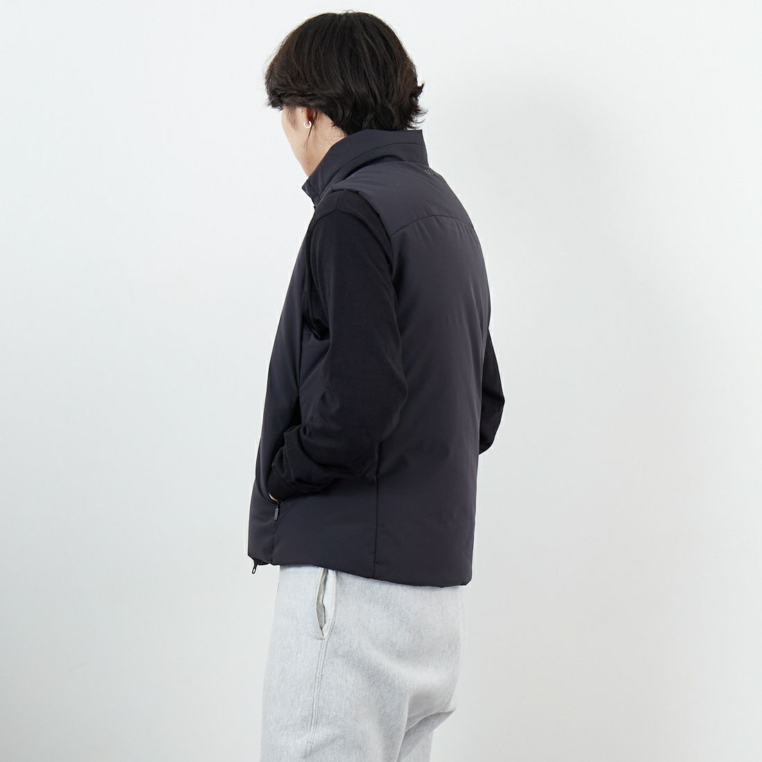 CAPE HORN [ケープホーン] FJORD ダウンベスト [B1508] 500 BLACK &&モデル身長：179cm 着用サイズ：48&&