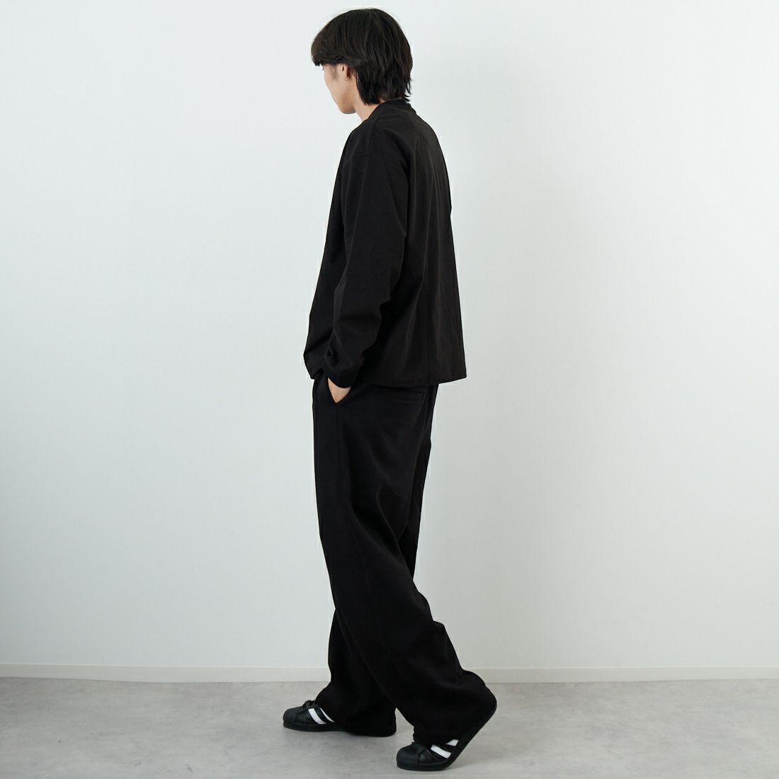 HELLO CALIF [ハローカリフ] サーマルドロストTシャツ [331009IN] BLACK &&モデル身長：179cm 着用サイズ：M&&