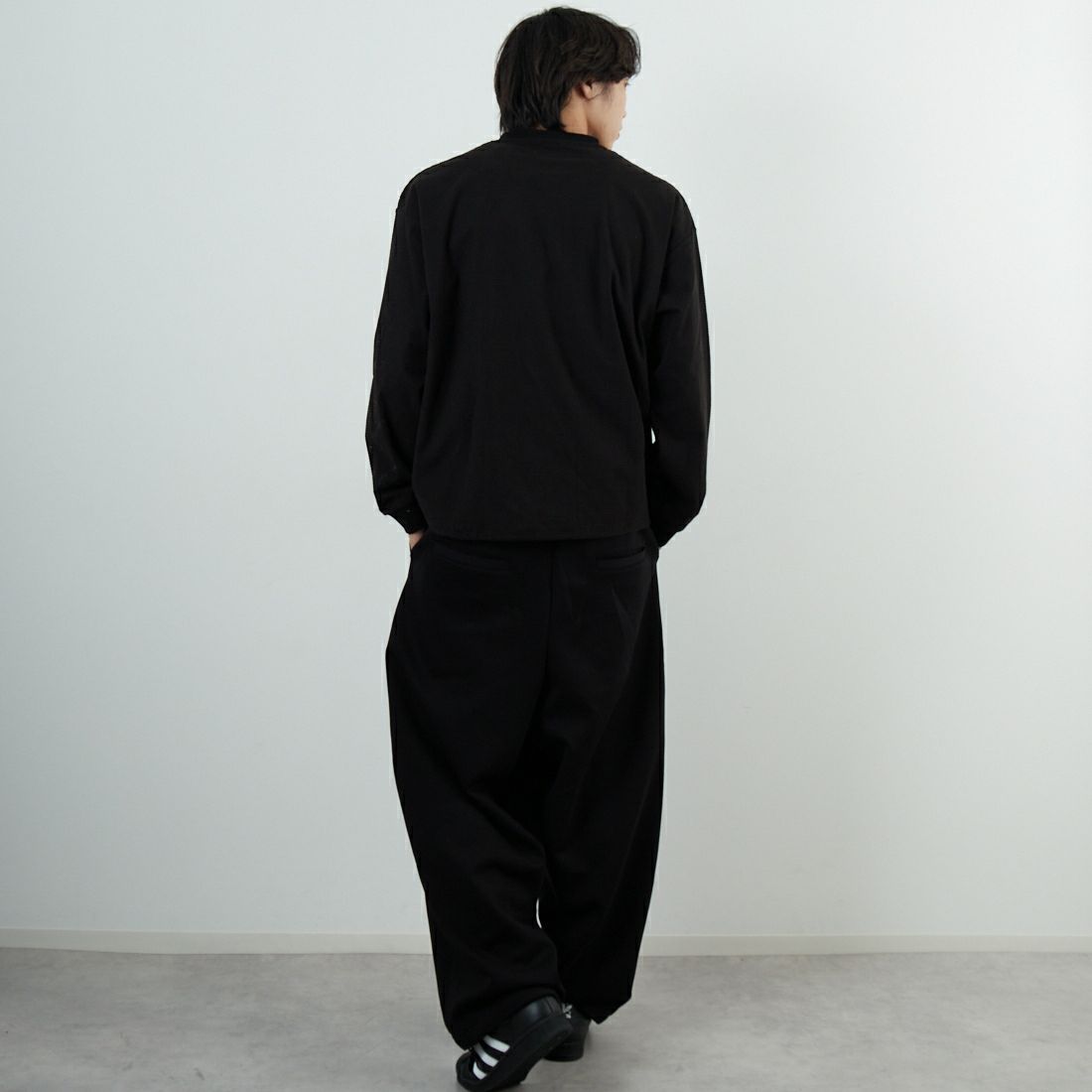 HELLO CALIF [ハローカリフ] サーマルドロストTシャツ [331009IN] BLACK &&モデル身長：179cm 着用サイズ：M&&