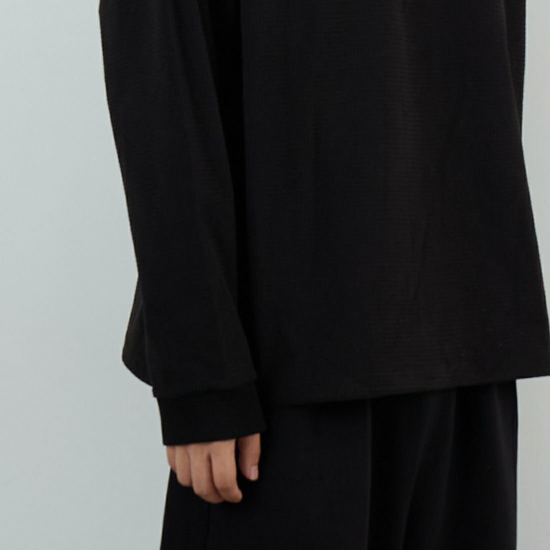 HELLO CALIF [ハローカリフ] サーマルドロストTシャツ [331009IN] BLACK &&モデル身長：179cm 着用サイズ：M&&