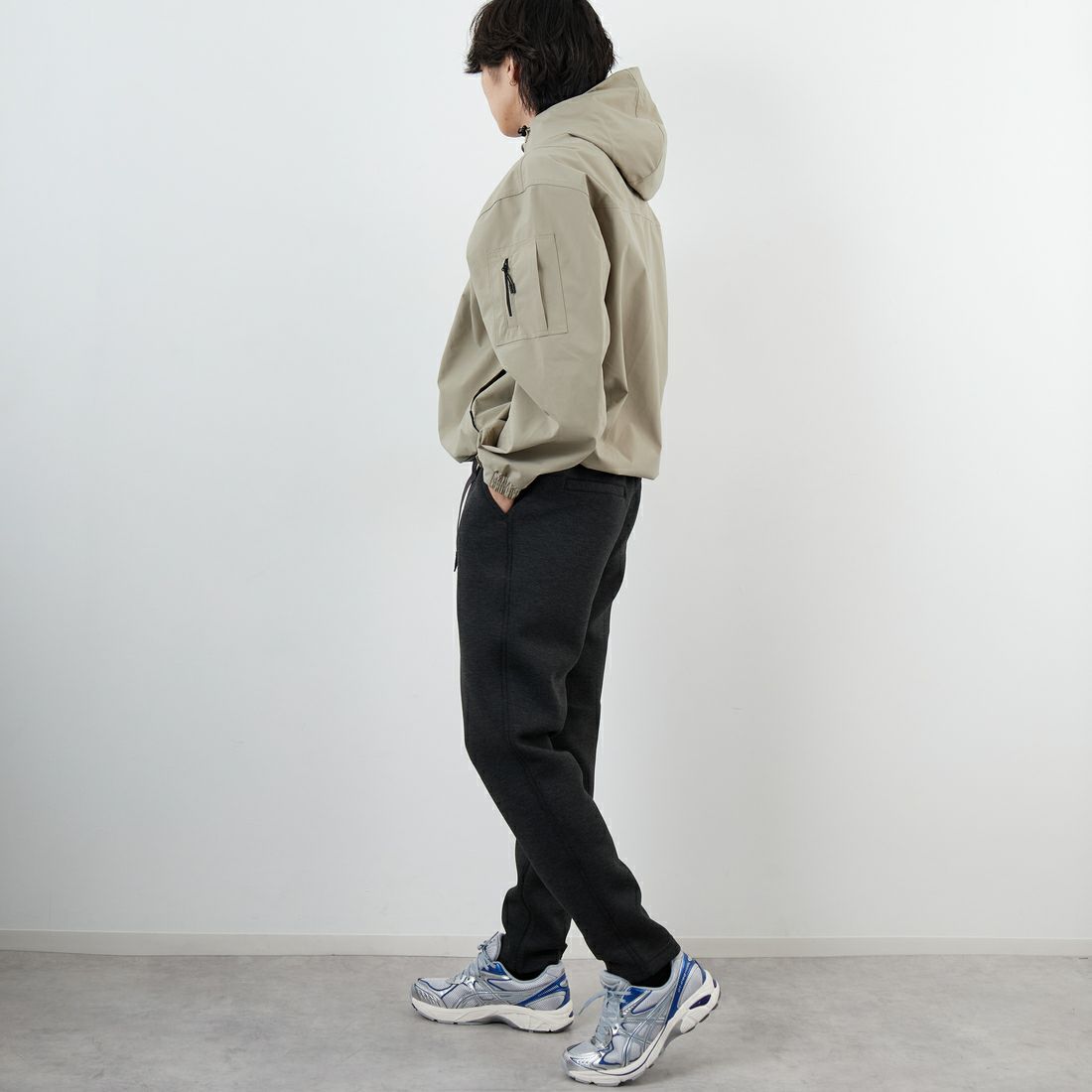 GRAMiCCi [グラミチ] 別注 テックニット スリムパンツ [GUP5-F1021-JF] CHARCOAL &&モデル身長：179cm 着用サイズ：L&&