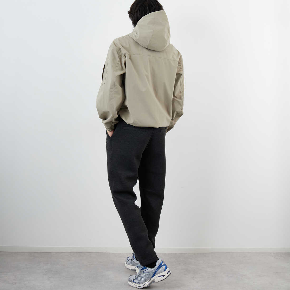 GRAMiCCi [グラミチ] 別注 テックニット スリムパンツ [GUP5-F1021-JF] CHARCOAL &&モデル身長：179cm 着用サイズ：L&&