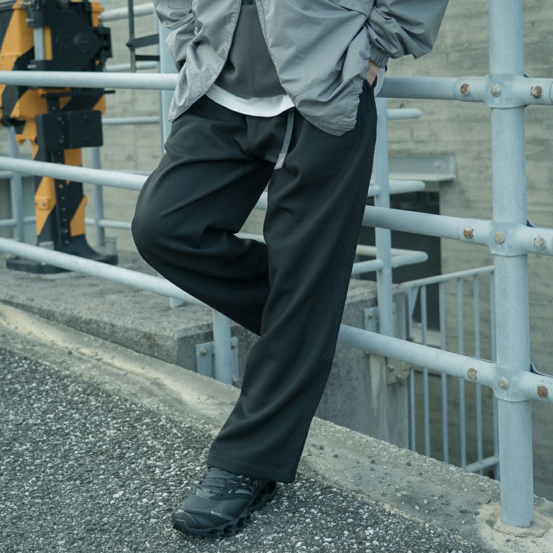 GRAMiCCi [グラミチ] 別注 ウールライク ワイドパンツ [GUP5-F1025-JF] BLACK &&モデル身長：168cm 着用サイズ：M&&