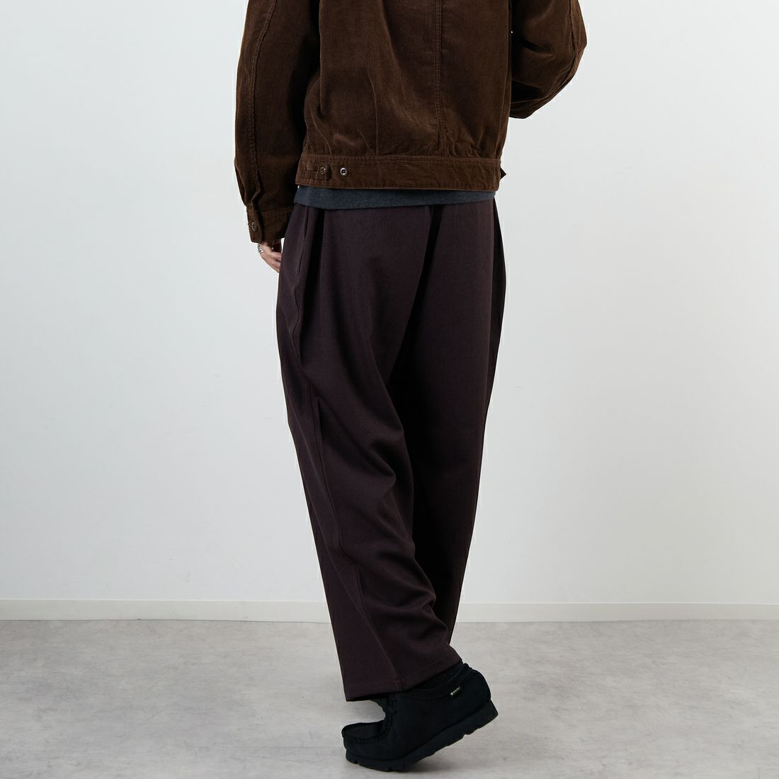 GRAMiCCi [グラミチ] 別注 ウールライク ワイドパンツ [GUP5-F1025-JF] BROWN &&モデル身長：179cm 着用サイズ：L&&